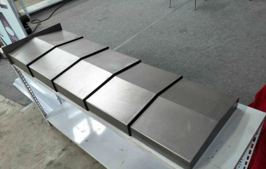 【爱游戏（中国）机械】安装机床钢板防护罩时所需要注意的要点