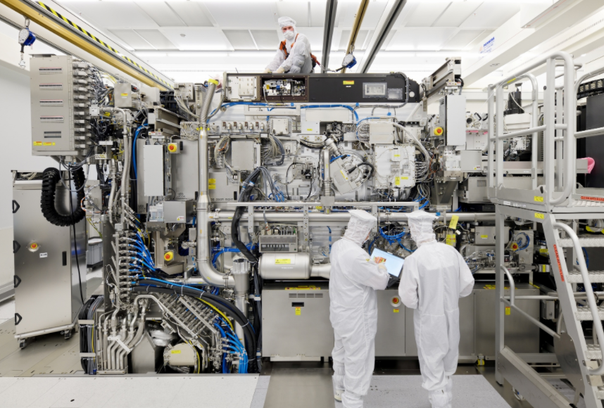 【爱游戏（中国）机械】光刻机是干什么用的，工作原理是什么？