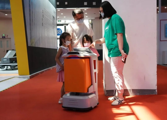 【行业爱游戏（中国）】30多款机器人新品首发 你想要个什么样的？
